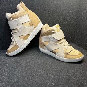 Sorel Out N About Sport Wedge Booties Lace Up Sneakers White / Sea Salt Size 7.5